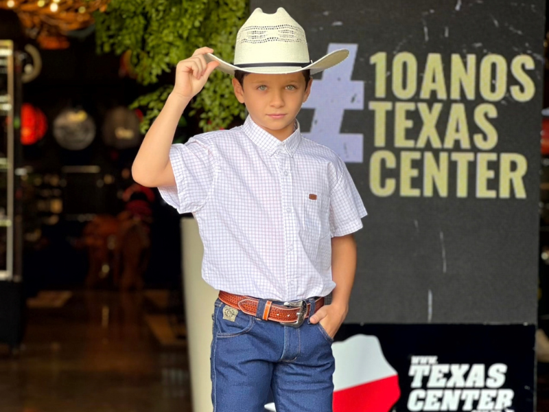 Show sertanejo infantil: looks para crianças